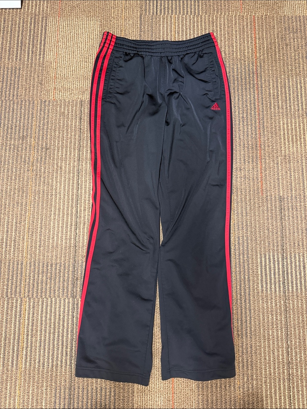 🖤❤️ adidas Women’s Black Snap Trackpants Red Side Stripes Medium 🖤❤️